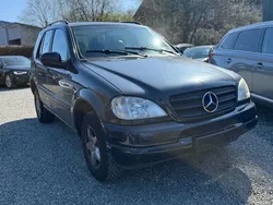 Blau Gebraucht 1999 Mercedes ML320 SUV | 1.450 € (Superpreis)