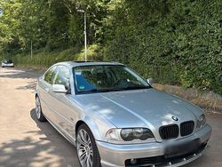 Silber Gebraucht 2002 BMW 320 Coupé | 8.250 € (Teuer)