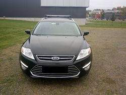 Schwarz metallic Gebraucht 2012 Ford Mondeo Premium Kombi | 14.400 €