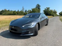 Grau Gebraucht 2017 Tesla Model S Limousine | 35.900 € (Etwas zu teuer)