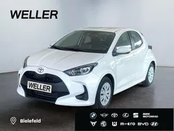 Weiss Gebraucht 2024 Toyota Yaris Hybrid Comfort Kleinwagen | 20.990 € (Guter Preis)