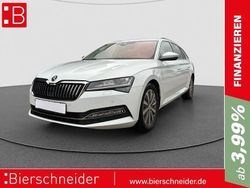 Weiss Gebraucht 2022 Skoda Superb Premium Edition Kombi | 28.450 € (Guter Preis)