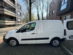 Weiß Gebraucht 2017 Citroën Berlingo Van / Kleinbus | 7.400 € (Fairer Preis)