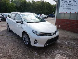 Weiß Gebraucht 2013 Toyota Auris Touring Sports Life+ Kombi | 6.990 € (Guter Preis)