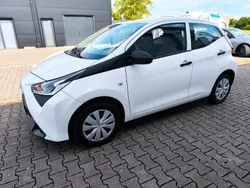 Solid white Gebraucht 2021 Toyota Aygo Kleinwagen | 7.999 € (Fairer Preis)