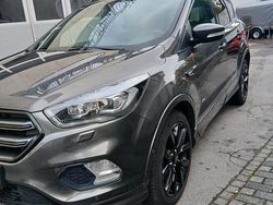 Grau Gebraucht 2018 Ford Kuga ST SUV | 13.500 € (Superpreis)