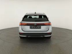 Oyster silver metallic Neu 2025 VW Passat Business Kombi | 43.995 € (Superpreis)