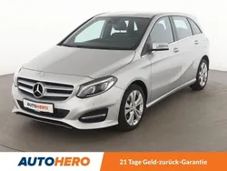 Grau Gebraucht 2017 Mercedes B200 Urban Van / Kleinbus | 16.390 € (Fairer Preis)