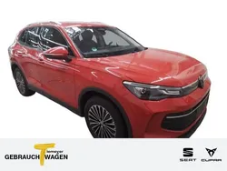 Persimmon red metallic Gebraucht 2024 VW Tiguan Life SUV | 34.870 € (Fairer Preis)