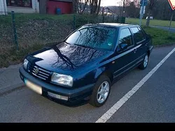 Blau Gebraucht 1998 VW Vento Limousine | 800 €