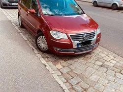 Rot Gebraucht 2009 VW Touran Freestyle Van / Kleinbus | 5.500 € (Etwas zu teuer)