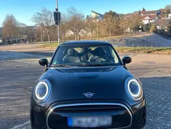 Schwarz Gebraucht 2022 Mini ONE Kleinwagen | 20.500 € (Fairer Preis)