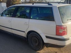 Weiß Gebraucht 2002 VW Passat Kombi | 600 € (Guter Preis)