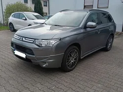 Silber Gebraucht 2013 Mitsubishi Outlander Instyle SUV | 11.000 € (Fairer Preis)