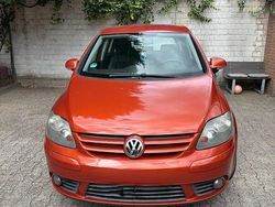 Orange Gebraucht 2006 VW Golf V Kleinwagen | 2.000 € (Guter Preis)