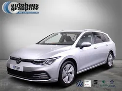 Silber / reflexsilber Gebraucht 2024 VW Golf VIII Move Kombi | 27.876 € (Fairer Preis)