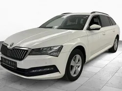 Weiß Gebraucht 2021 Skoda Superb Ambition Kombi | 21.650 € (Etwas zu teuer)
