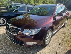 Cervena rosso brunello/rosso bru (metallic) Gebraucht 2010 Skoda Superb Elegance Kombi | 6.890 € (Fairer Preis)