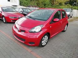 Rot Gebraucht 2010 Toyota Aygo Kleinwagen | 2.490 € (Fairer Preis)