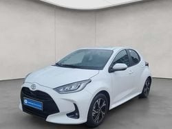 Weiß Neu 2025 Toyota Yaris Hybrid Limousine | 23.540 € (Guter Preis)