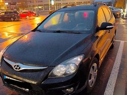 Schwarz Gebraucht 2011 Hyundai i30 Edition Kombi | 1.990 € (Fairer Preis)