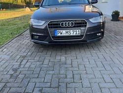 Grau Gebraucht 2012 Audi A4 Attraction Kombi | 6.500 € (Guter Preis)