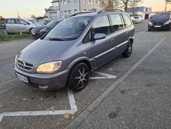 Grau Gebraucht 2005 Opel Zafira Elegance Van / Kleinbus | 899 € (Guter Preis)