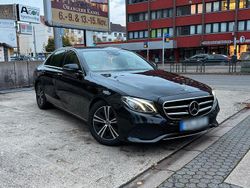 Schwarz Gebraucht 2019 Mercedes E200 Avantgarde Limousine | 29.500 € (Teuer)