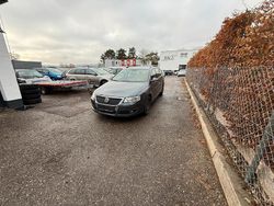 Grau Gebraucht 2010 VW Passat Kombi | 2.600 € (Guter Preis)