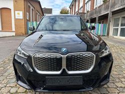 Schwarz Gebraucht 2024 BMW iX1 M Sport SUV | 39.500 € (Superpreis)