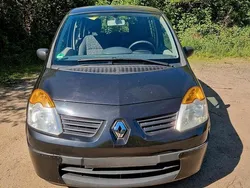 Schwarz Gebraucht 2005 Renault Modus Van / Kleinbus | 1.300 € (Superpreis)