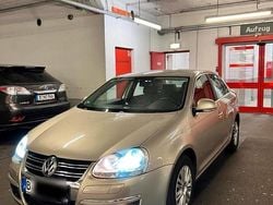 Silber Gebraucht 2007 VW Jetta Highline Limousine | 2.199 € (Fairer Preis)