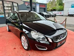 Schwarz Gebraucht 2013 Volvo V60 Summum Kombi | 14.990 € (Teuer)