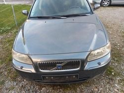 Grau Gebraucht 2005 Volvo V70 Kombi | 780 €