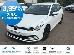 Weiß Gebraucht 2020 VW Golf VII Life Limousine | 18.990 € (Guter Preis)
