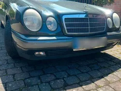 Schwarz Gebraucht 1996 Mercedes E230 Limousine | 2.000 € (Guter Preis)