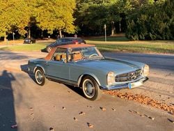 Blau Gebraucht 1968 Mercedes 250 Cabrio | 87.000 €