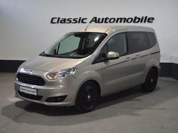 Silber Gebraucht 2015 Ford Tourneo Courier Trend Van / Kleinbus | 8.490 € (Fairer Preis)