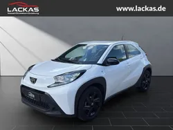 Weiss Gebraucht 2024 Toyota Aygo Business Edition Kleinwagen | 16.990 € (Etwas zu teuer)