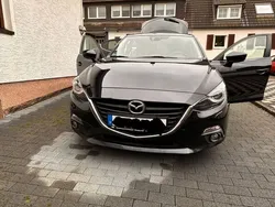 Schwarz Gebraucht 2016 Mazda 3 Nakama Limousine | 11.000 € (Guter Preis)