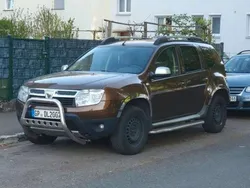 Braun Gebraucht 2011 Dacia Duster SUV | 5.200 € (Fairer Preis)
