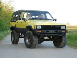 Gelb Gebraucht 1989 Toyota HiLux Abholung | 17.500 €