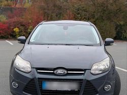Blau Gebraucht 2011 Ford Focus Limousine | 6.200 € (Etwas zu teuer)