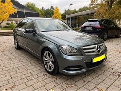 Grau Gebraucht 2011 Mercedes C180 Avantgarde Limousine | 9.999 €