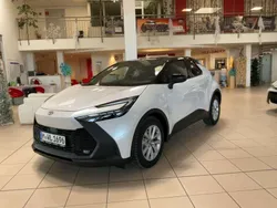 Platinumweißperleffekt Gebraucht 2023 Toyota C-HR Team SUV | 31.490 € (Teuer)