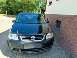 Schwarz Gebraucht 2005 VW Touran Van / Kleinbus | 1.000 € (Superpreis)