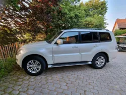 Weiß Gebraucht 2018 Mitsubishi Pajero SUV | 25.000 € (Fairer Preis)