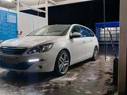 Weiß Gebraucht 2015 Peugeot 308 Kombi | 6.999 € (Teuer)