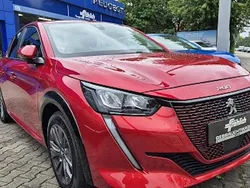 Elixir rot perlmutteffekt (metallic) Gebraucht 2021 Peugeot e-208 Active Kleinwagen | 15.990 € (Fairer Preis)