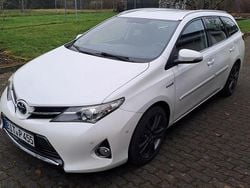 Weiß Gebraucht 2014 Toyota Auris Touring Sports Kombi | 10.800 € (Fairer Preis)